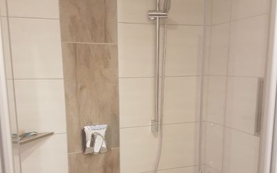 Bad Eiche Weiß - Duschanlage